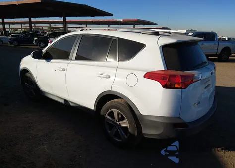 2015 Toyota Rav4 Xle z USA, uszkodzony, nr VIN 2T3WFREV7FW155666